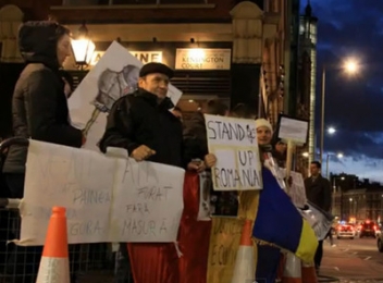 Românii și bulgarii au protestat în fața casei premierului britanic, David Cameron, față de atitudinea discriminatorie