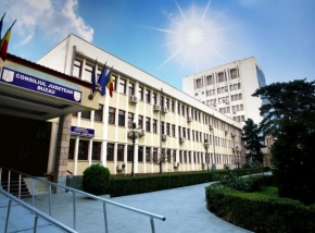 61 de UAT-uri din județul Buzău vor primi microbuze pentru transportul elevilor