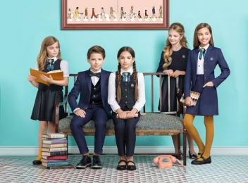 Oficial din Educație, despre aducerea stiliștilor în școli: Modul în care ne îmbrăcăm spune foarte multe despre noi