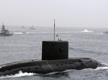 Iranul a inaugurat un submarin capabil să lanseze rachete de croazieră