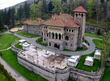 Expoziția „Book&Arts: Arta lecturii” va avea loc la Castelul Cantacuzino din Bușteni