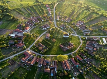 Charlottenburg - povestea singurului sat circular din România
