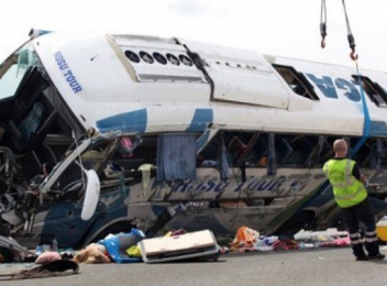 Un autocar care transporta imigranţi români a fost implicat într-un accident, în Suedia