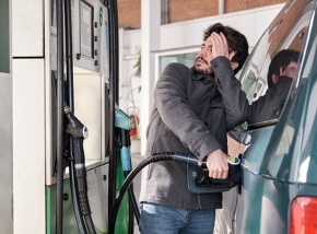 Dăianu: Compensarea carburanților cu 50 de bani/litru nu are nicio semnificație dacă prețul va crește, pentru că prețul la pompă nu e plafonat