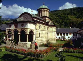 Mănăstirea Cozia - locul de odihnă al voievodului Mircea cel Bătrân