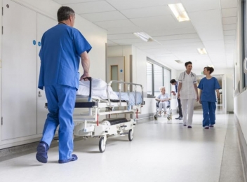 Se schimbă Strategia Națională de Sănătate. Spitalele publice vor putea efectua servicii contra cost