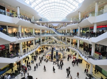 Mall-urile s-ar putea deschide pe 15 iunie, „dacă lucrurile merg bine”