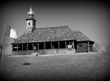 Biserica din lemn din Sarmasu