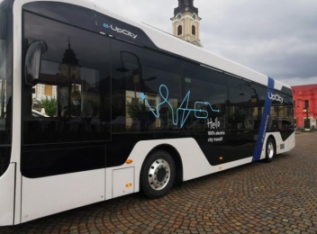 Primăria Oradea va testa primul autobuz electric produs în România