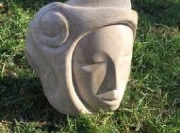 Sculptură în piatră- „Reflecție”