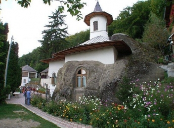 Legenda Mănăstirii Nămăiești