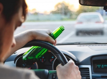 Direct închisoare pentru șoferii care se urcă la volan sub influența alcoolului sau a drogurilor