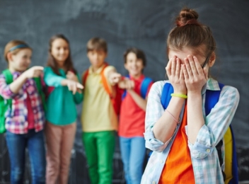 În toate școlile vor fi înființate grupuri de acțiune anti-bullying
