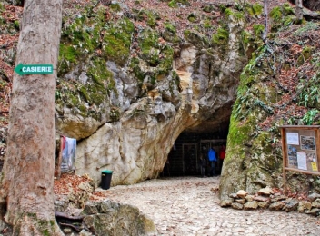 Peștera Valea Cetății - un obiectiv din Țara Bârsei ce merită vizitat 