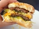 Vezi cât de nesănătos este un hamburger si cum arată după 14 ani de păstrare