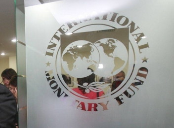 FMI cere noi taxe sau scumpiri prin care să fie înlocuită acciza la combustibil