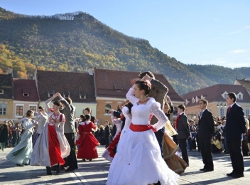 Prima Editie a Festivalului de Dans Istoric din Romania va avea loc in Brasov