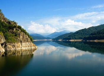 Foto - Cele mai adânci lacuri din România