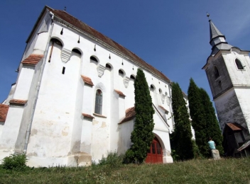 Biserica fortificată de la Dârjiu, supranumită „Cetatea Slăninilor”