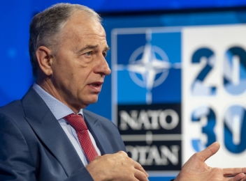 Geoană, secretarul general adjunct al NATO: Avem o suprapunere de crize. România va primi ajutor
