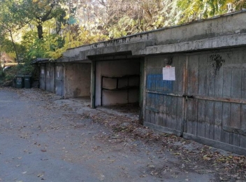 Continuă lucrările de demolare a garajelor ilegale din Craiova