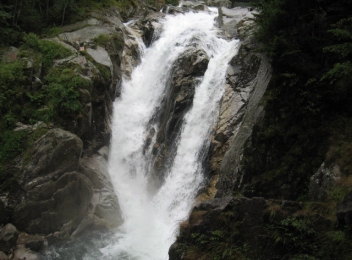 Cascada Lolaia