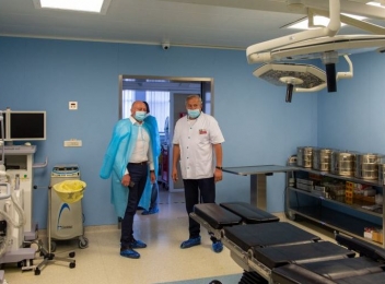 Reabilitarea blocului operator al Spitalului Municipal de Urgență Moinești, aproape de final