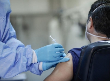 În ce condiții se poate schimba tipul de vaccin la doza de rapel