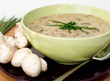 Dieta cu supa de ciuperci: slabesti 3 kilograme in prag de toamna