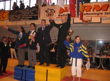 Alin Moldoveanu a organizat a doua ediție a „Cupei Internationale Câmpina la karate, 2006”