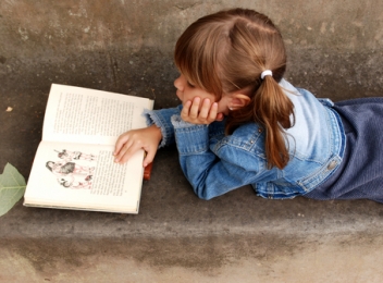 Cum inspirăm copiii să citească