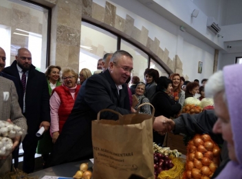 Șeful PNL a inaugurat o piață în Șimleu Silvaniei: Trebuie să creăm condiții umane, civilizate...